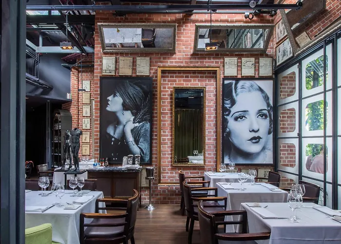 Oasia Downtown, By Far East Hospitality